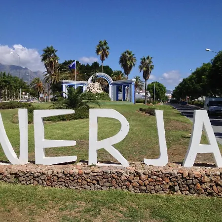 R1044 - Karina Villa Nerja