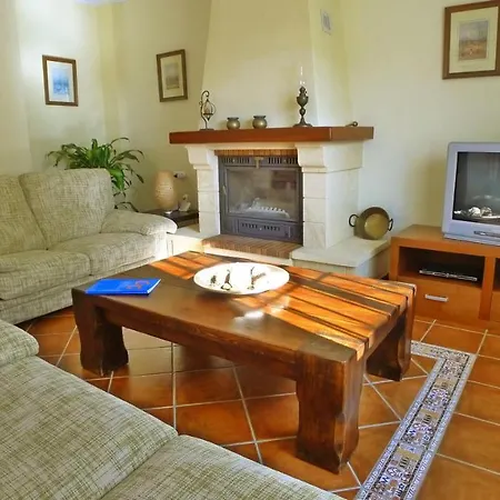 R1044 - Karina Villa Nerja